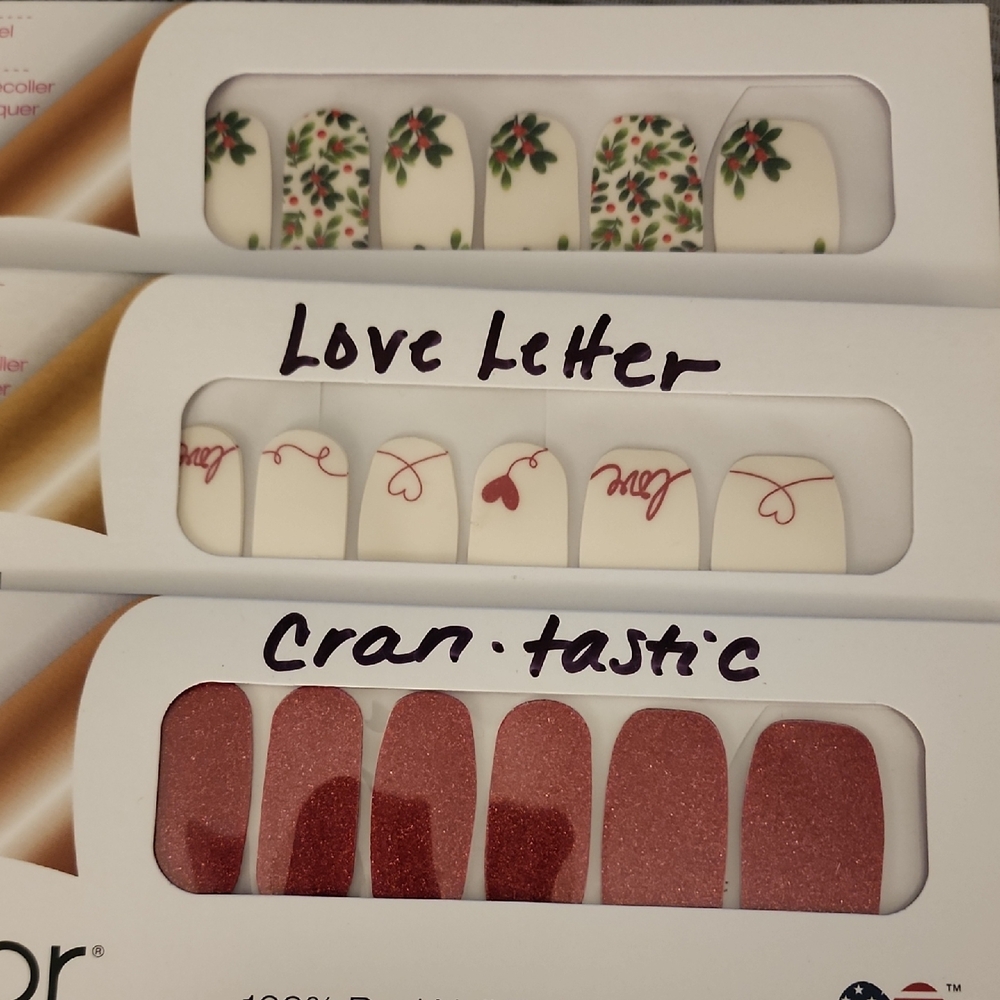 Color Street Berry Merry Nail Wraps
